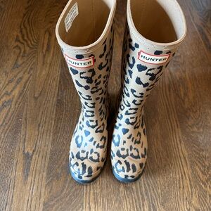 Hunter Kids Tan and Black Leopard Boots